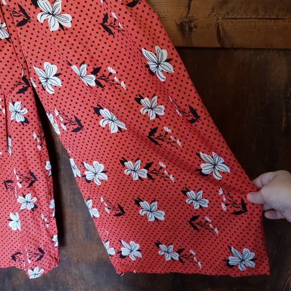 Women's 3/4 Length Jumpsuit - Picture 6 of 9